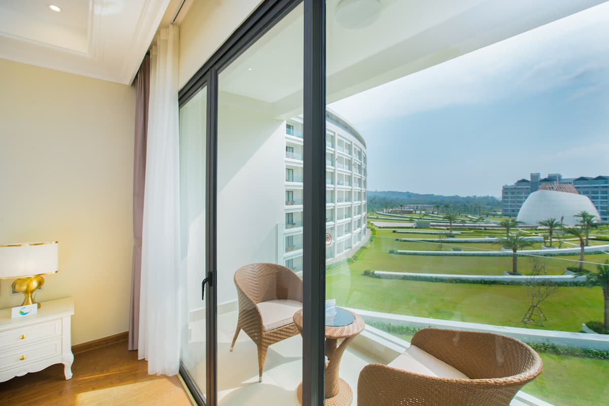 [Vinpearl 2026 - 2027] | WYNDHAM GRAND PHÚ QUỐC (VINOASIS PHÚ QUỐC) - Deluxe Room - FBV thumbnail 4