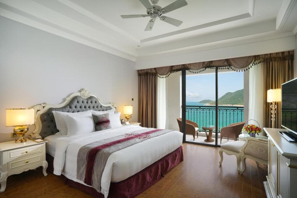 [Vinpearl 2026 - 2027] | VINPEARL NHA TRANG BAY RESORT&SPA- Deluxe Room thumbnail 1