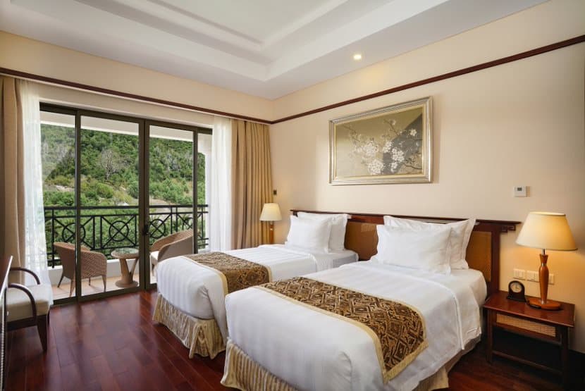 [Vinpearl 2026 - 2027] | VINPEARL NHA TRANG RESORT- Deluxe Room - Ăn 3 bữa + VinWonders thumbnail 1